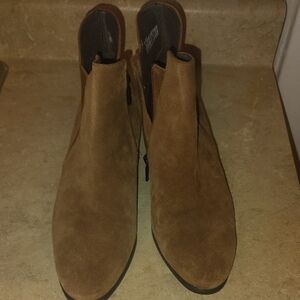 Munro size 10.5W Like New